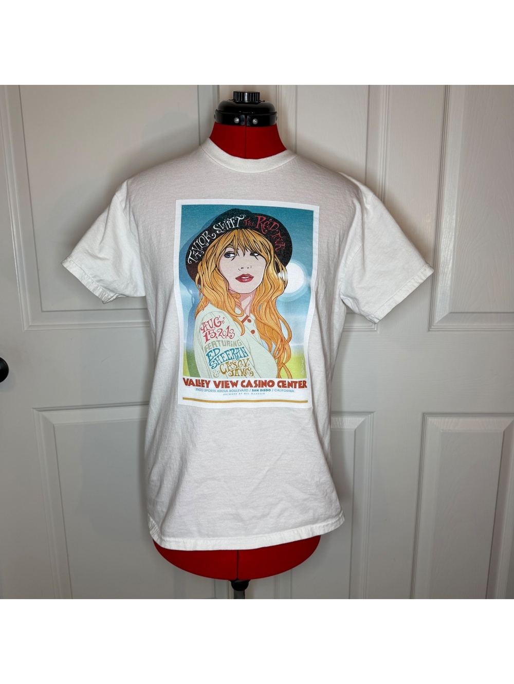 Gildan Heavy 2013 Taylor Swift Ed Sheeran Valley View White Short Sleeve Tee Med